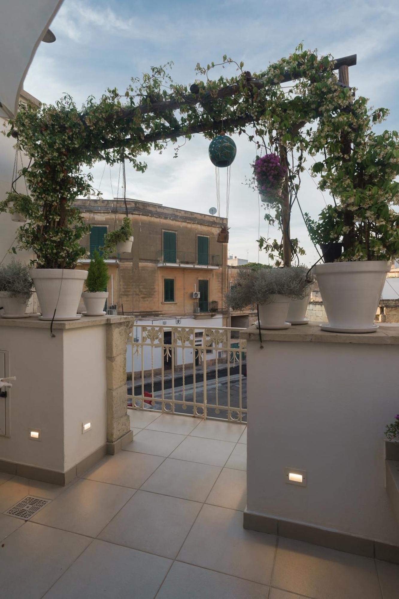 Dimora Elce Suites Elegance & Design Lecce Bagian luar foto